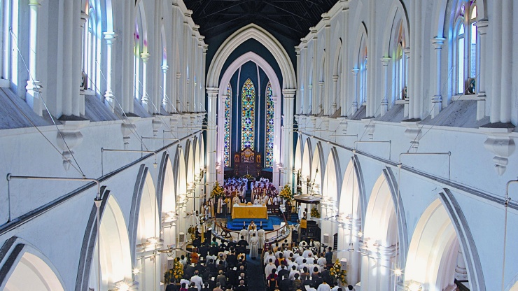 Interior wide shot of St Andrew’s Cathedral