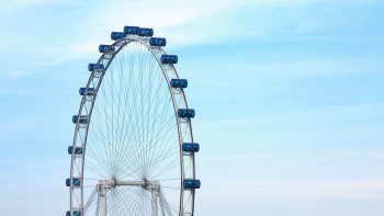 Mid view of Singapore Flyer. 