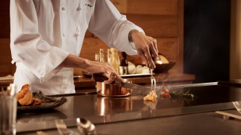 Chef prepares teppanyaki at Waku Ghin