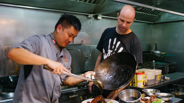 Wayne Liew from Singapore cult eatery Keng Eng Kee meets Australian chef Brent Savage to share his passion for food and explore Singapore's dining scene. 