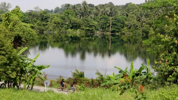 ทะเลสาบในเกาะ Pulau Ubin