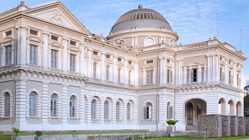 ด้านนอกของ National Museum of Singapore