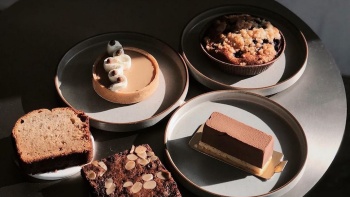 โต๊ะขนมหวานที่ร้าน LUCID