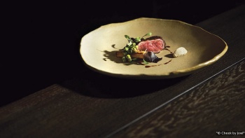อาหารที่เสิร์ฟที่ Cheek Bistro