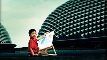 เด็กหนุ่มวาดรูปอาคาร Esplanade
