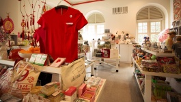 ของที่ระลึกที่จำหน่ายในร้าน Museum Label ที่ Asian Civilisation (พิพิธภัณฑ์อารยธรรมเอเชีย) 