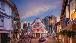 ตึกแถวที่เรียงรายริมถนน Keong Saik
