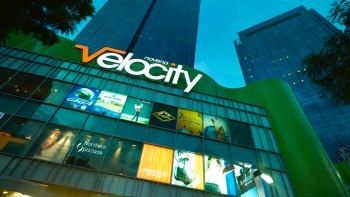 ด้านนอกของห้างสรรพสินค้า Velocity@Novena Square