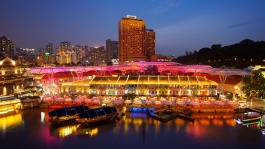 ภาพถ่าย Clarke Quay ในยามค่ำคืนจากโดรน