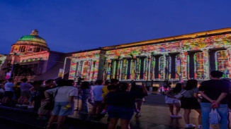 งานเทศกาล Light to Night Singapore