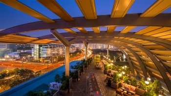 quang cảnh JW Marriott Hotel Singapore South Beach Sky Garden