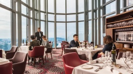 Bên trong Salt Grill and Sky Bar