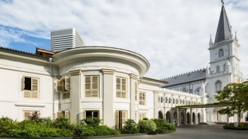 Mặt tiền của Caldwell House tại CHIJMES