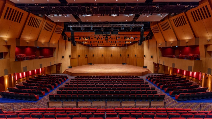 Hình chụp góc rộng Phòng hòa nhạc tại Trung tâm Hội nghị Singapore Conference Hall