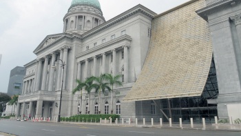 Mặt ngoài của National Gallery Singapore