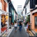 Con hẻm với các cửa hiệu ở Haji Lane.